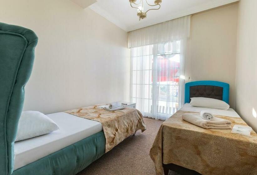 إستوديو قياسى مطلّ علي الحديقة, Bikka&asell Suite