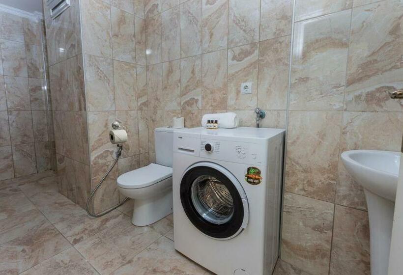 إستوديو قياسى مطلّ علي الحديقة, Bikka&asell Suite