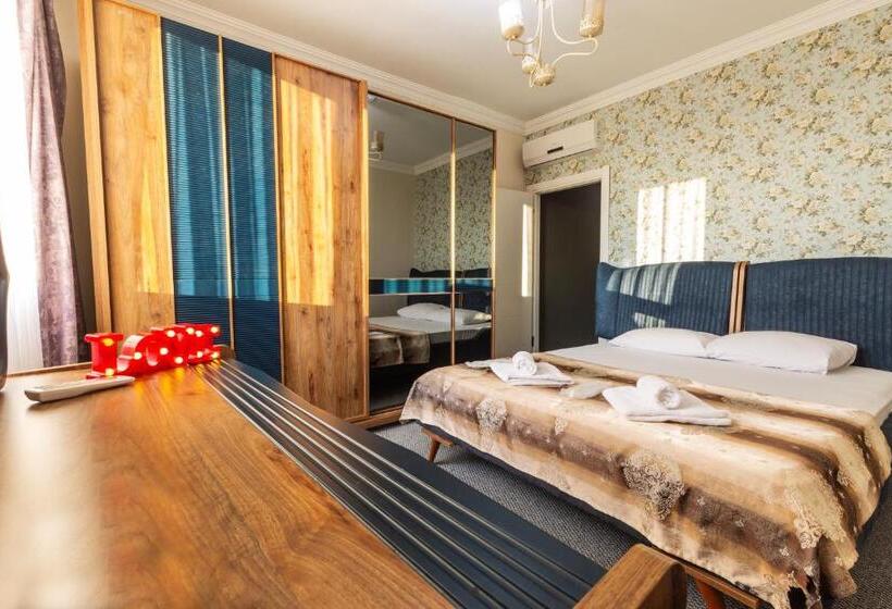 جناح جونيور مزوَّد بتراس, Bikka&asell Suite