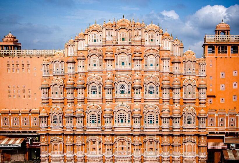デラックスルーム, Dev  Mansarovar