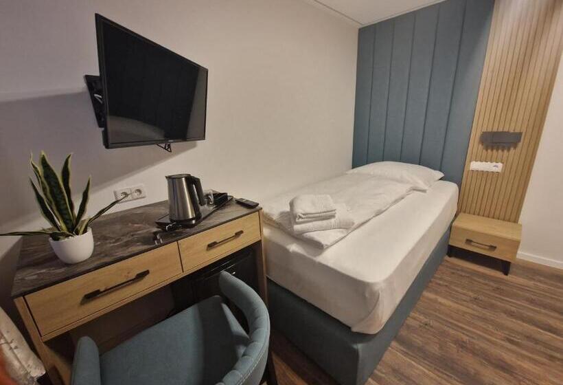 スタンダードシングルルーム, Lottstetten