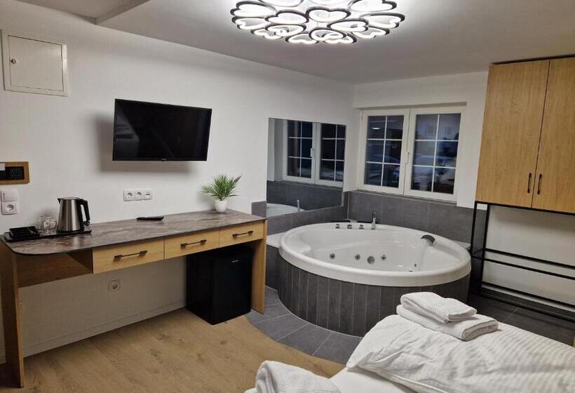 バスタブ付きスタンダードルーム, Lottstetten