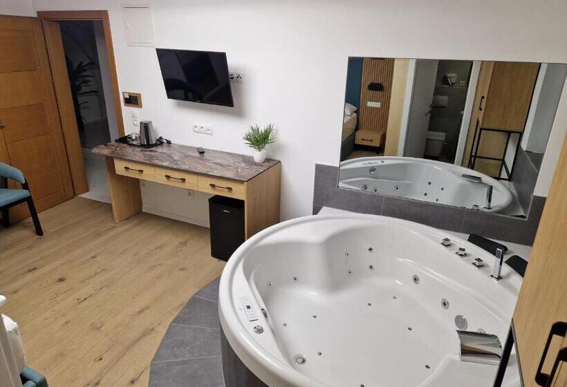 バスタブ付きスタンダードルーム, Lottstetten