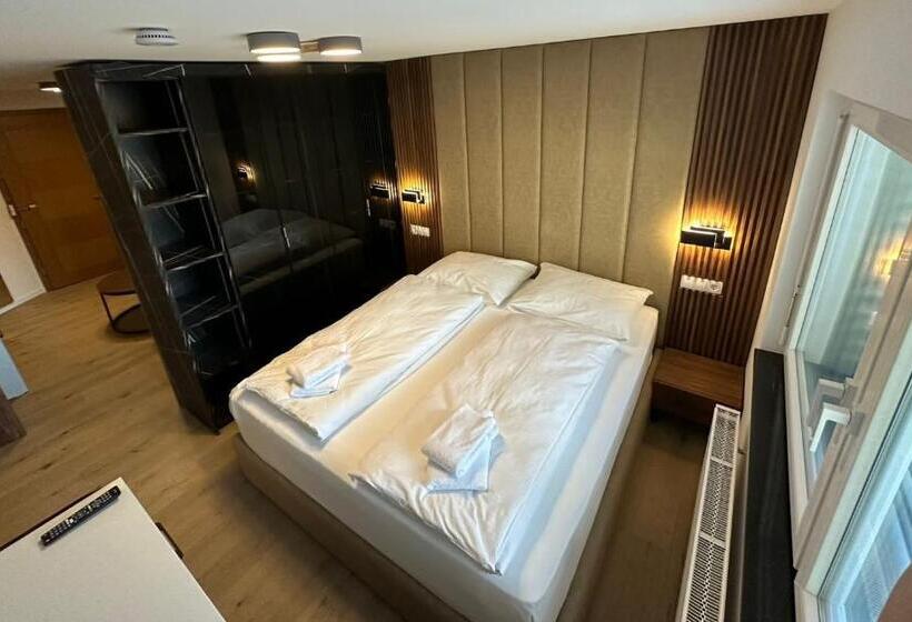 スタンダードトリプルルーム, Lottstetten