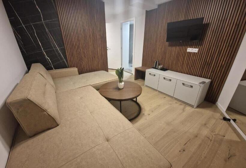 スタンダードトリプルルーム, Lottstetten