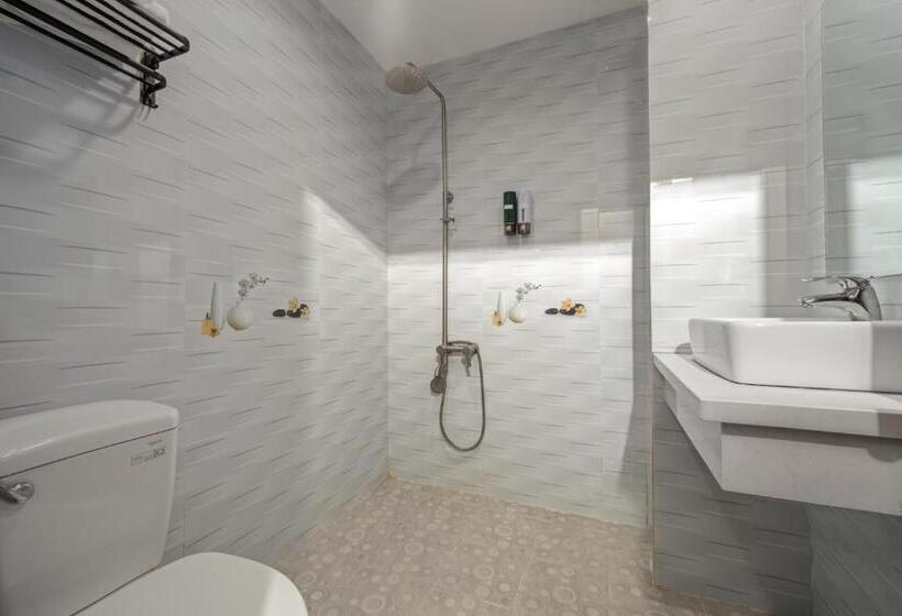 اتاق خانوادگی با چشمانداز دریا, Nami Hotel Nha Trang