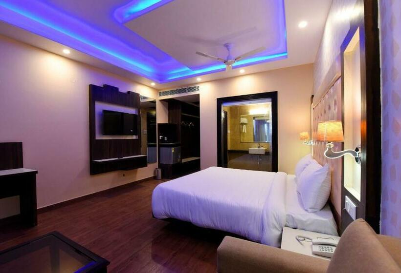 キングサイズベッドのスタンダードルーム, Nature Mountain Valley View Resort A Four Star Luxury Resort