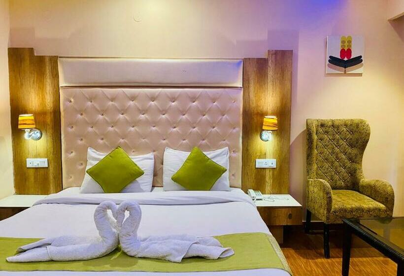 キングサイズベッドのスタンダードルーム, Nature Mountain Valley View Resort A Four Star Luxury Resort