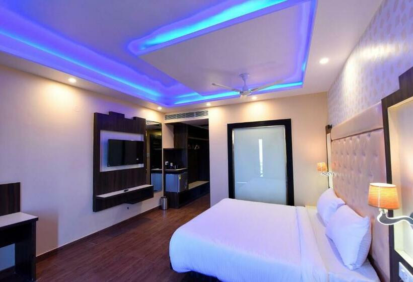 스탠다드 룸 킹사이즈 침대, Nature Mountain Valley View Resort    A Four Star Luxury Resort