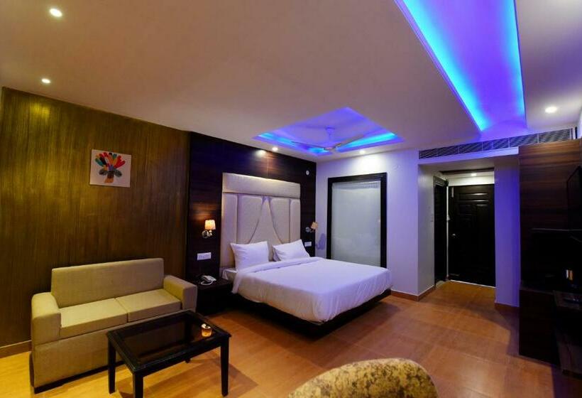 キングサイズベッドのスタンダードルーム, Nature Mountain Valley View Resort A Four Star Luxury Resort