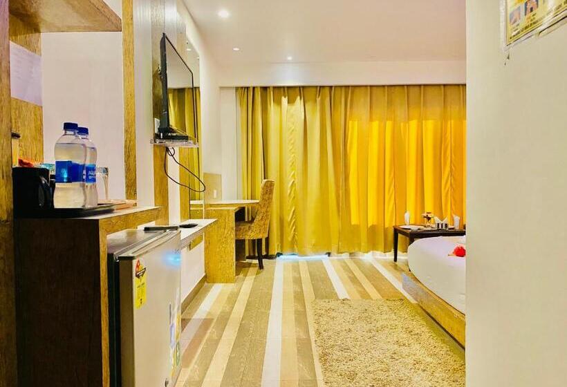 스탠다드 룸 킹사이즈 침대, Nature Mountain Valley View Resort    A Four Star Luxury Resort