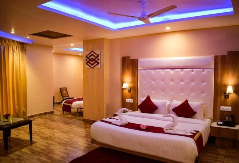 패밀리 스위트, Nature Mountain Valley View Resort    A Four Star Luxury Resort