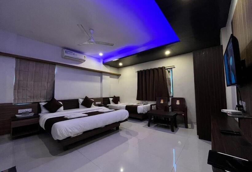 غرفة ديلوكس, Sarthak Residency