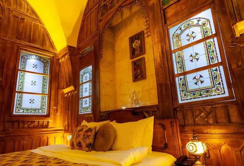 اتاق لوکس, Reji Boutique