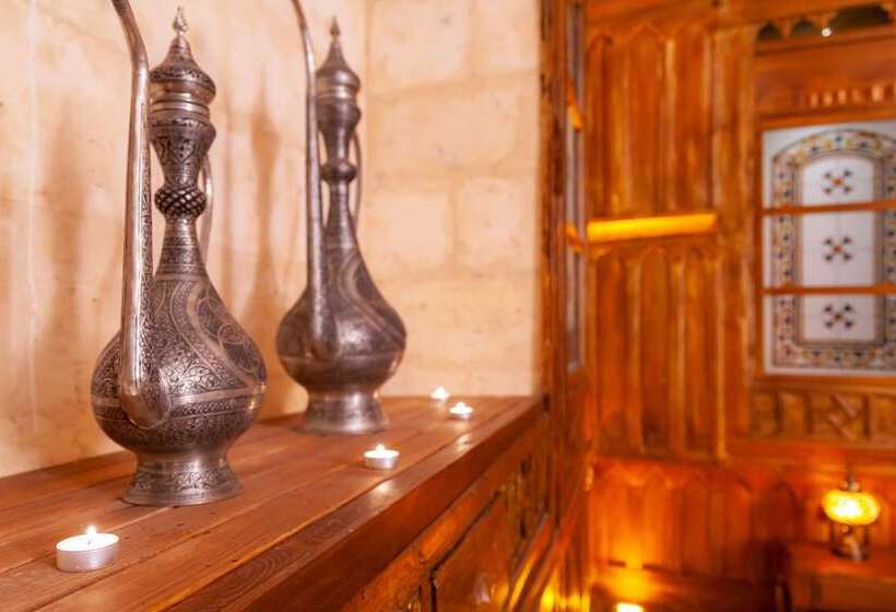 اتاق لوکس, Reji Boutique