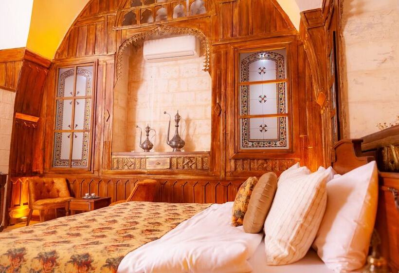 اتاق لوکس, Reji Boutique