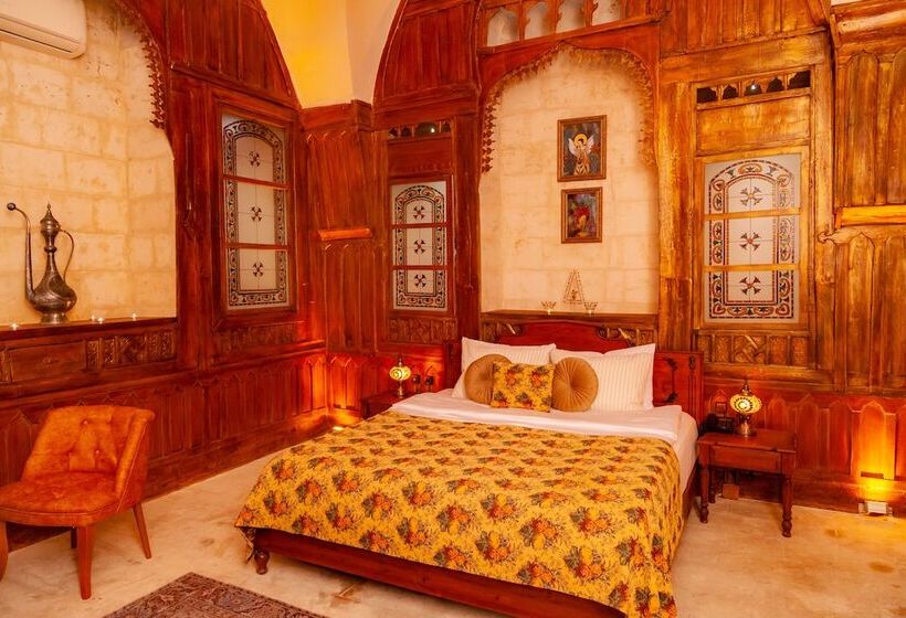 اتاق لوکس, Reji Boutique