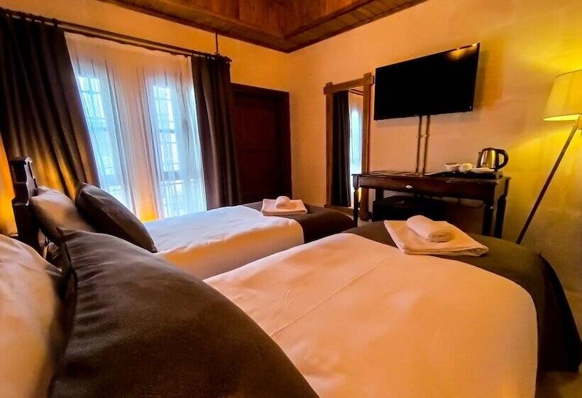 اتاق اکونومی, Reji Boutique