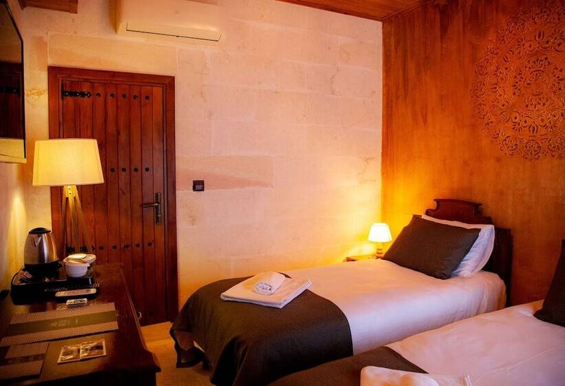 اتاق اکونومی, Reji Boutique