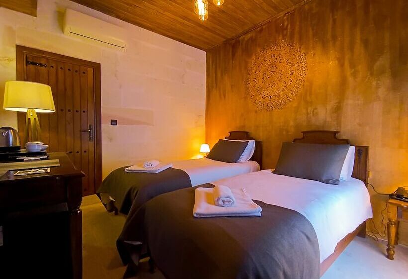 اتاق اکونومی, Reji Boutique