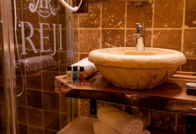 اتاق لوکس, Reji Boutique