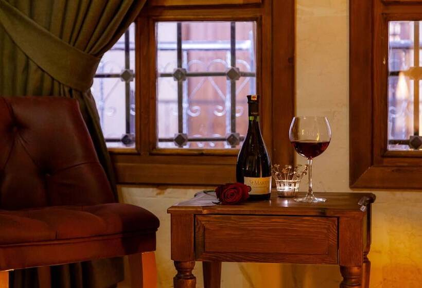 اتاق لوکس, Reji Boutique