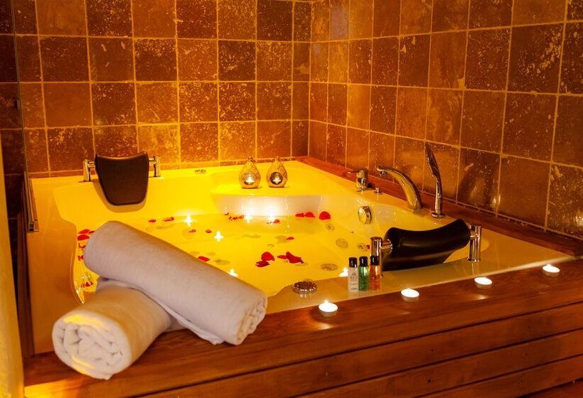 اتاق لوکس, Reji Boutique