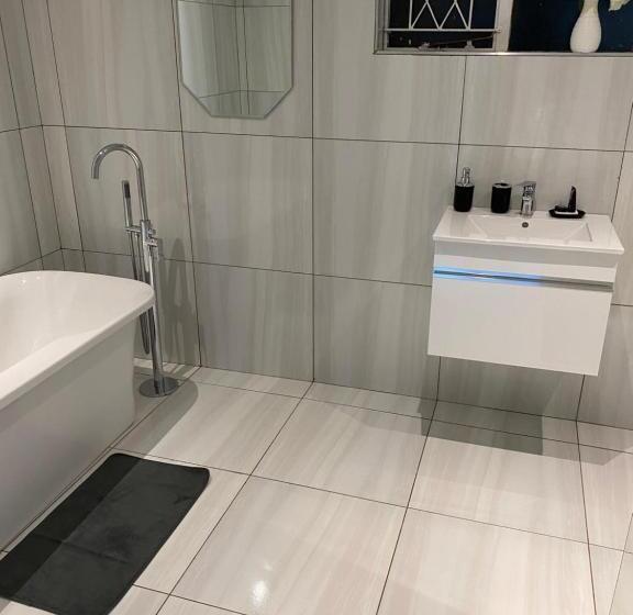 デラックススタジオ, Lodge At Nyala