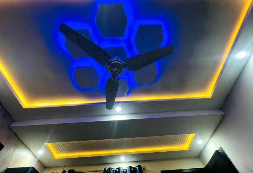 اتاق خانوادگی, 11 Sweets