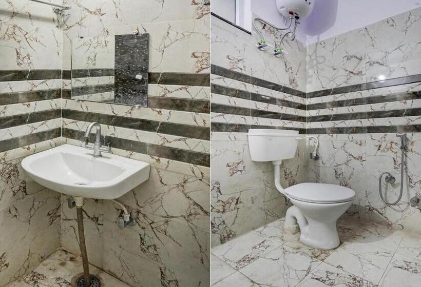 デラックストリプルルーム, Collection O 809499 Rudraksha Continental