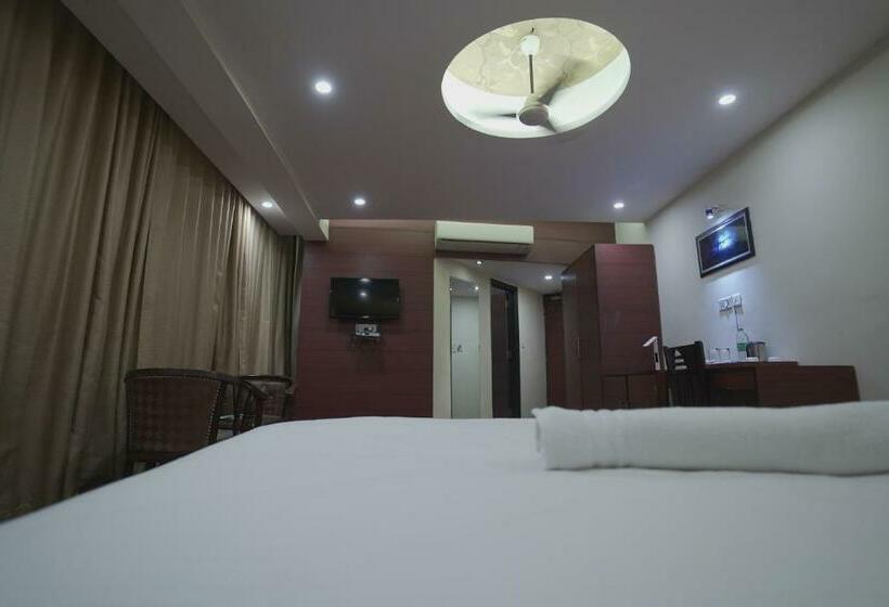 标准间, Geetika Galaxy Hotel By Wb Inn