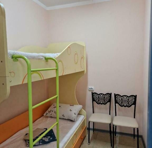 اتاق اکونومی, Hostel № 1