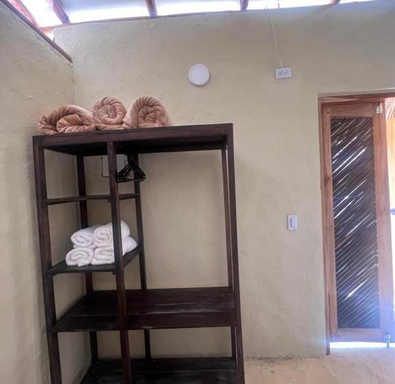 디럭스 룸, Makai Beach Hostel