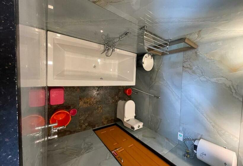 סוויטה עם מרפסת, Natural Resort Panhala