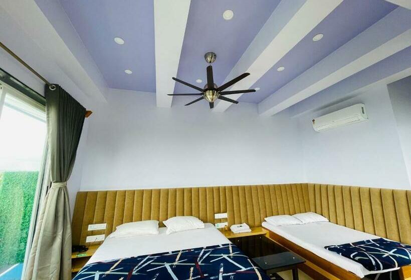 סוויטה עם מרפסת, Natural Resort Panhala