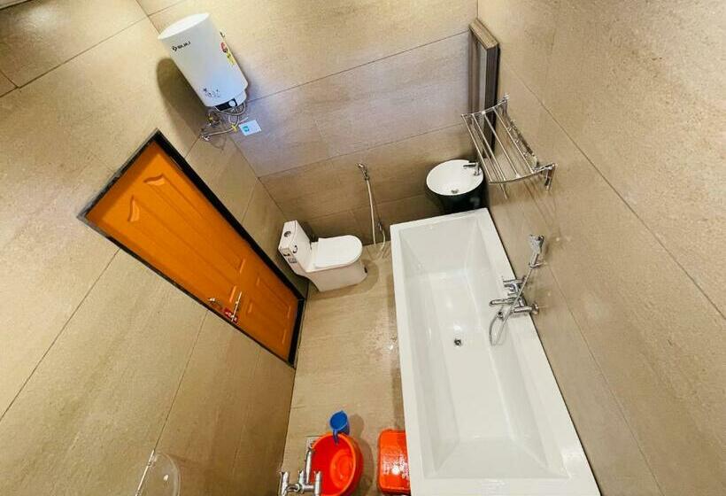 סוויטה עם מרפסת, Natural Resort Panhala