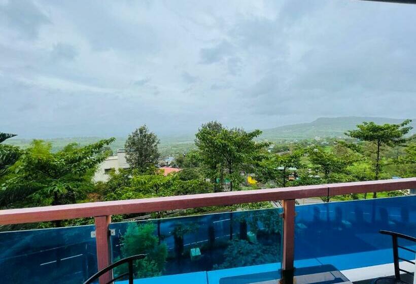 סוויטה עם מרפסת, Natural Resort Panhala