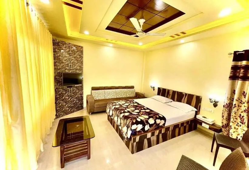 ファミリールーム, Natural Resort Panhala