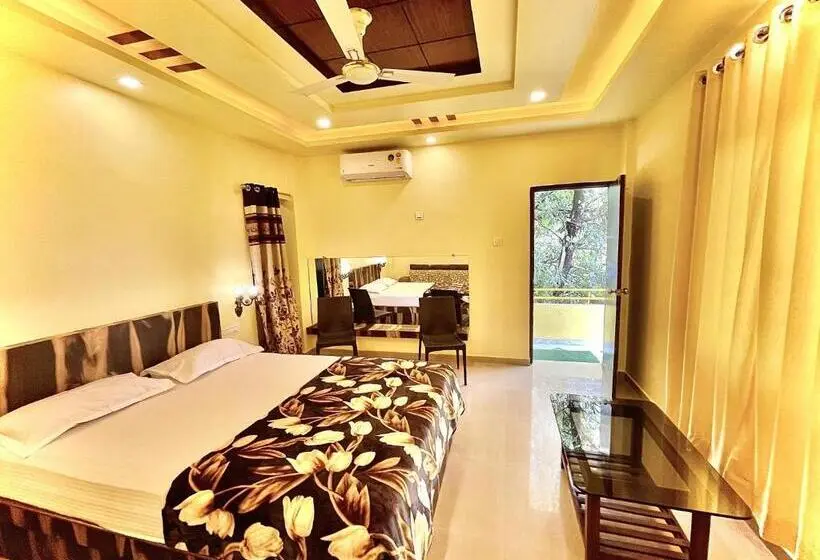 ファミリールーム, Natural Resort Panhala
