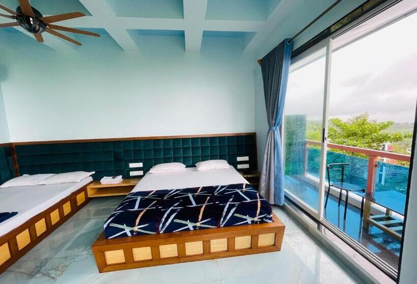 סוויטה עם מרפסת, Natural Resort Panhala