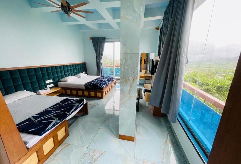 סוויטה עם מרפסת, Natural Resort Panhala