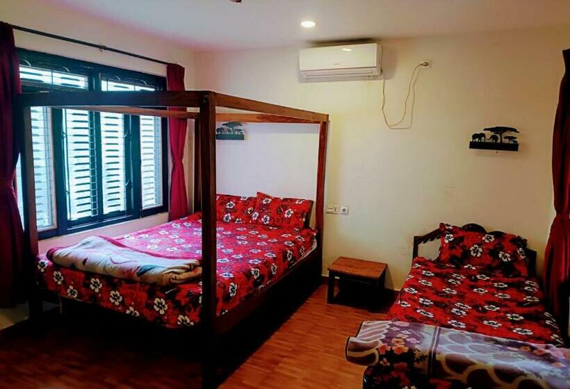 Standard Triple Room with Terrace, Tharu Lodge