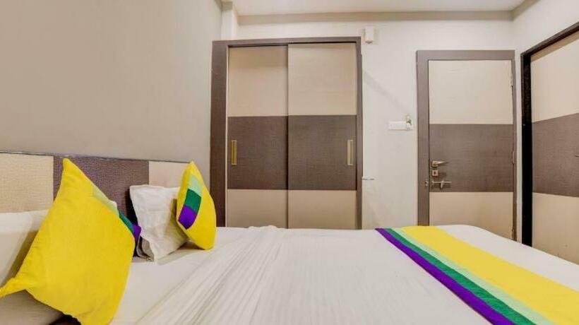 חדר קלאסי לשלושה, Oyo  Royal Paradise