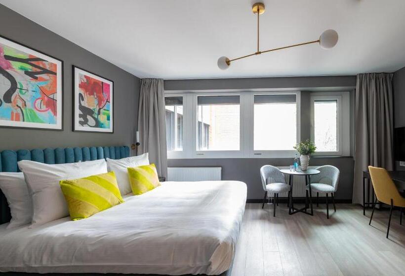 استودیوی استاندارد, Numa L Saga Apartments