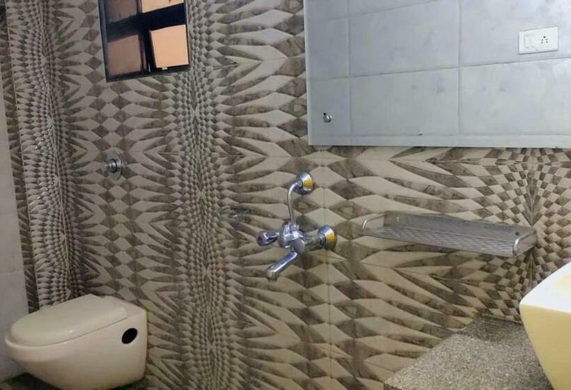 Семейный Номер, Shree Krishna Palace