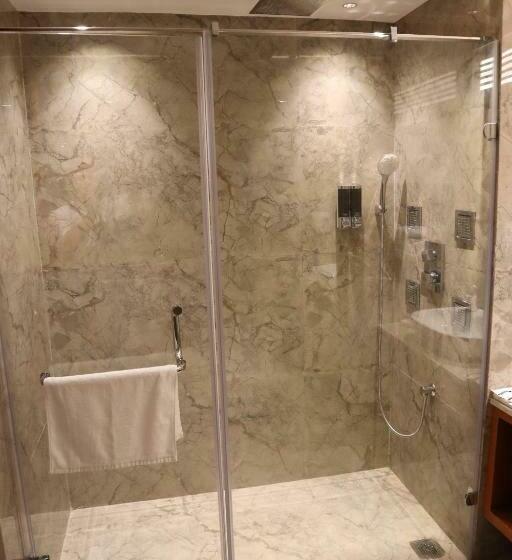 스탠다드 룸 킹사이즈 침대, The Mars Resorts