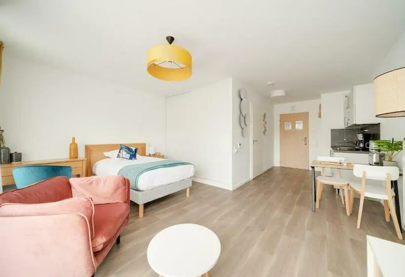 استودیوی استاندارد, Domitys La Cristal In