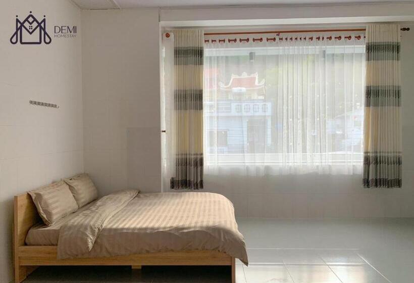 Pokój Rodzinny Widok Góry, Demi Homestay   Châu đốc