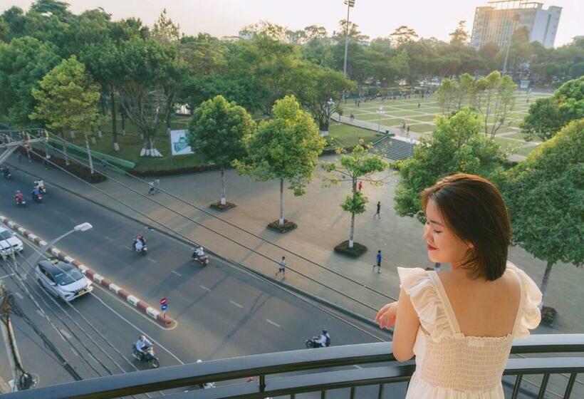 اتاق لوکس با بالکن, Ngon Avatar