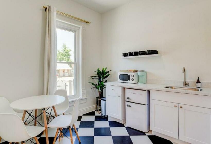 جناح رئاسى, Suite 1 Historic Art City Inn